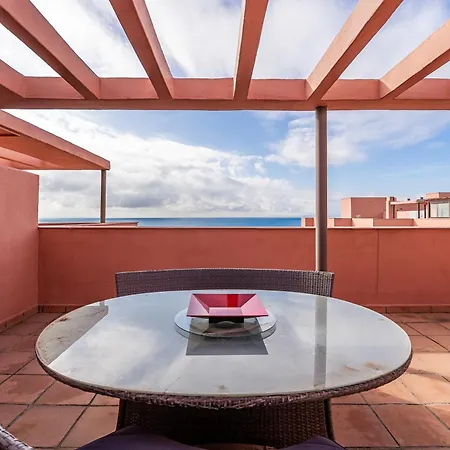 Beachside Duplex Penthouse, Close To Town Apartment *