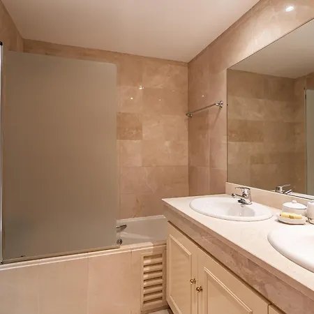 Beachside Duplex Penthouse, Close To Town *