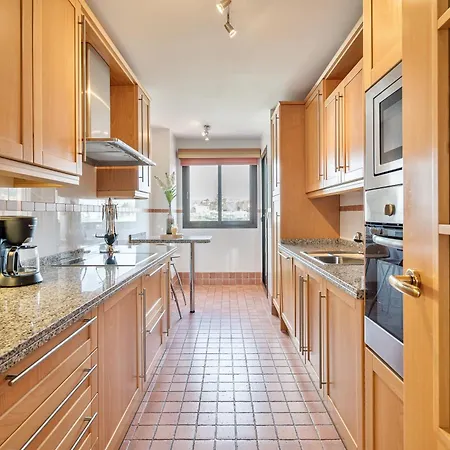 Beachside Duplex Penthouse, Close To Town