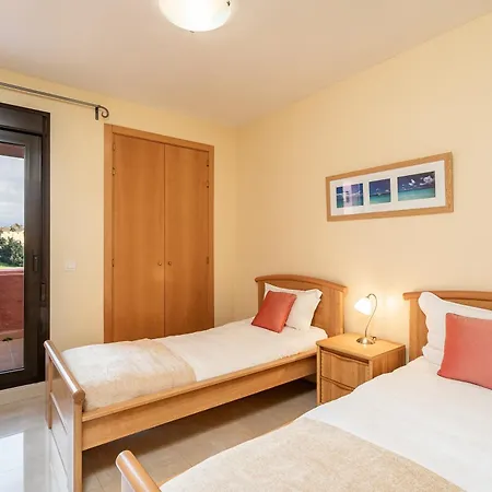 Beachside Duplex Penthouse Close To Town