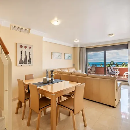 Apartment Beachside Duplex Penthouse, Close To Town
