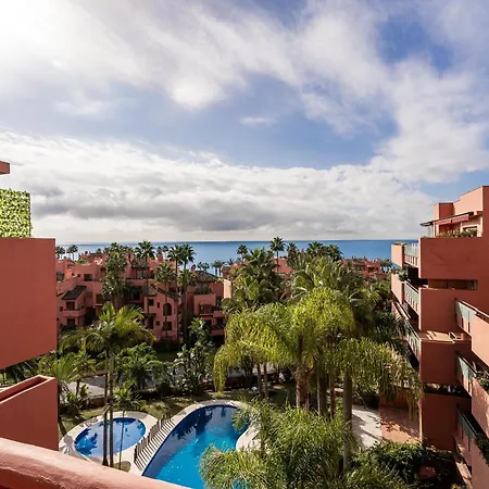Beachside Duplex Penthouse, Close To Town Apartment